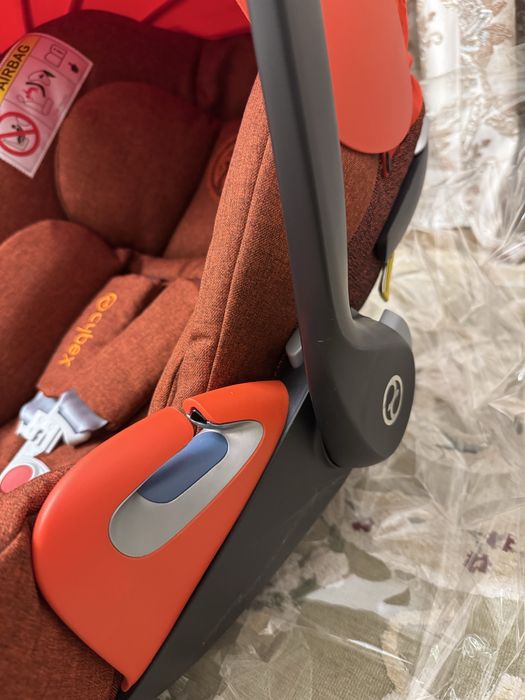 Авто кресло(автолюлька) Cybex, новое