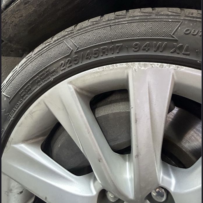 225/45/17 лето 2 шт