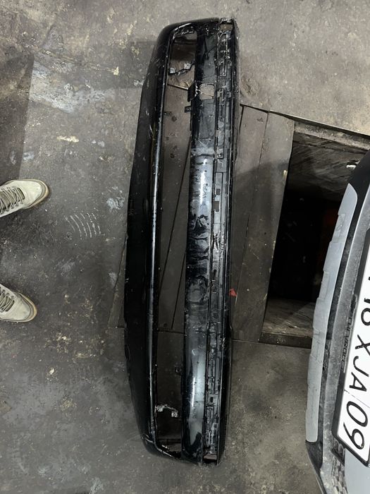 Передний бампер на Е39 оригинал