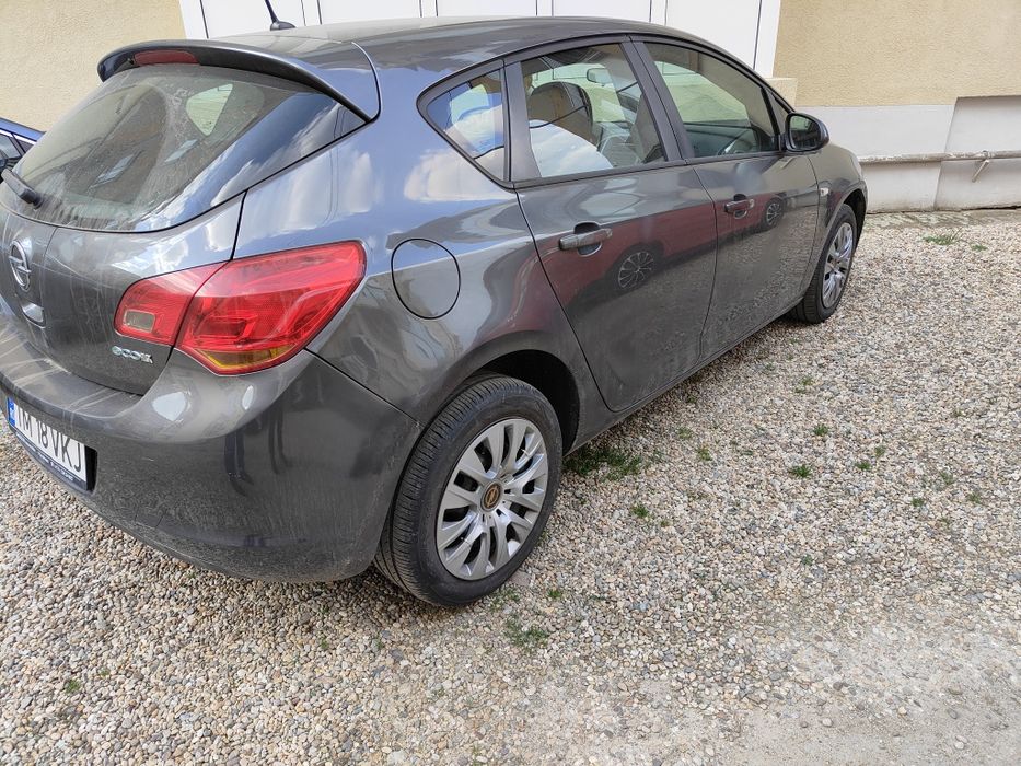 Opel Astra J Benzina