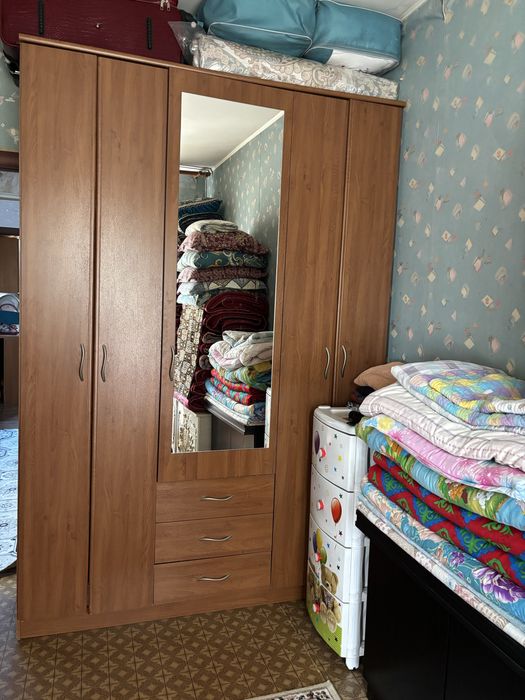 Срочно продается шкаф
