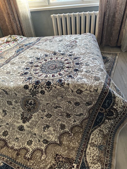 Ковер шерстяной.      ,