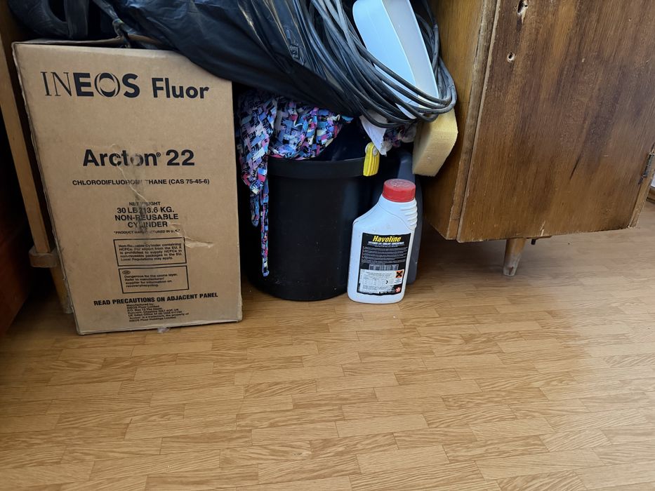 Стол письменный деревянный с полками