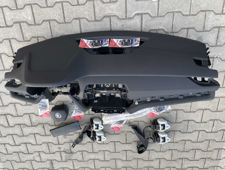 Skoda Octavia IV kit airbag - plansa bord - set centuri de siguranta