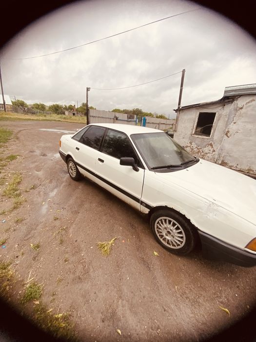 Срочно продаётся машина ауди 80 б3