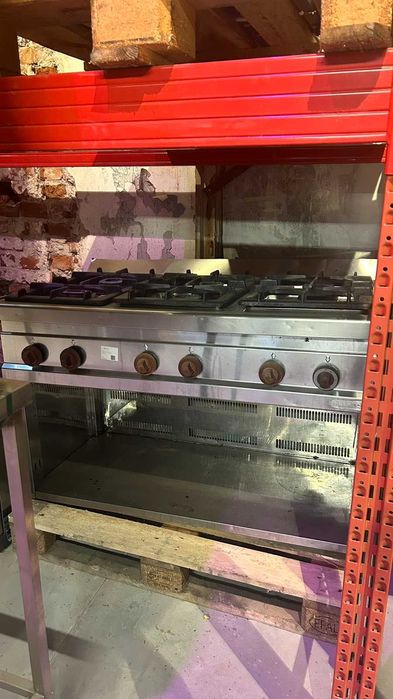 Газови котлони 6 гнезда Berto's 6-burner Gas Stove