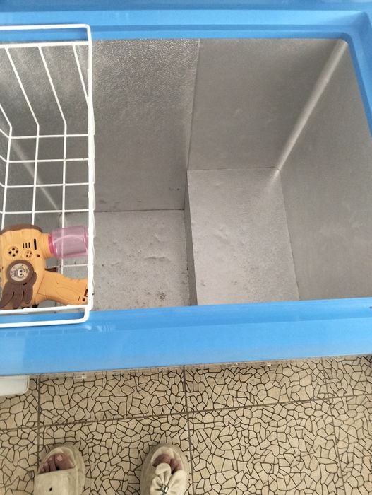 Холодильник и морозильная