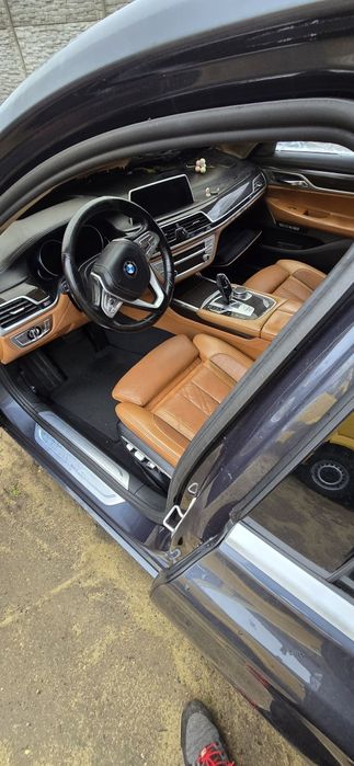 Vand sau dezmembrez BMW Seria 7 XDrive 740D FULL !!!