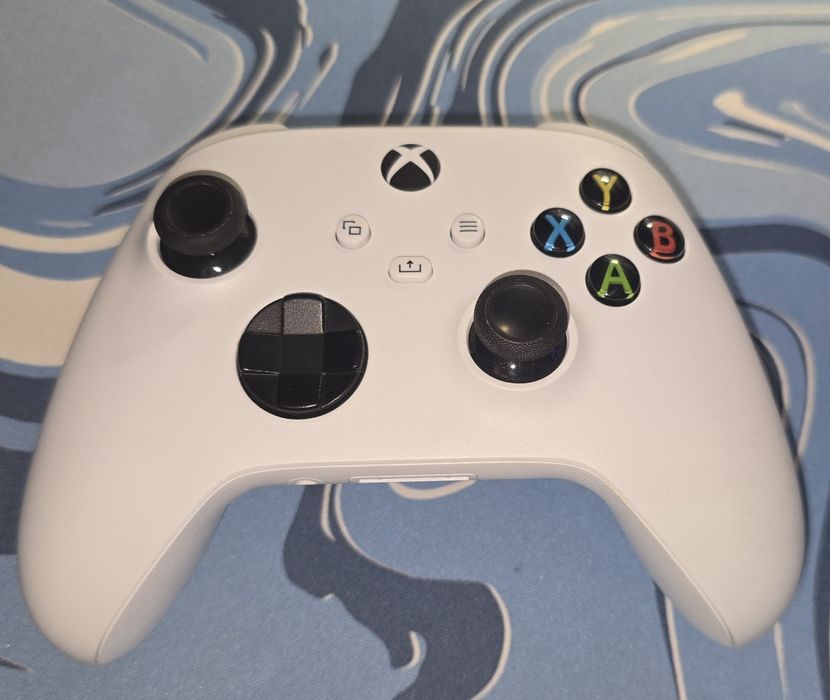 Xbox controller - robot white бял