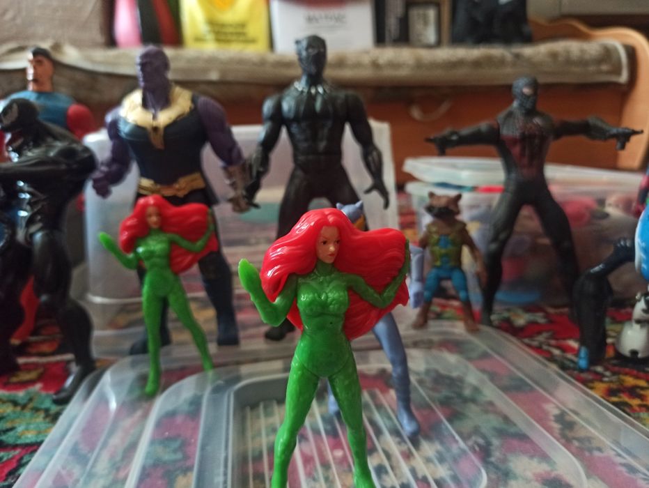Продам набор Marvel