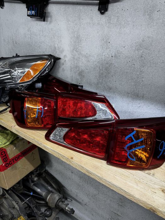 Фонари рестайлинг задние  is 250 туманка крыло капот крышка багажника