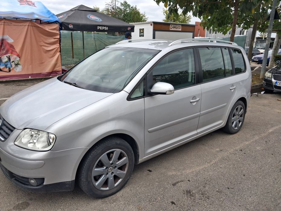 VOLKSWAGEN Touran 0 — imagine 4