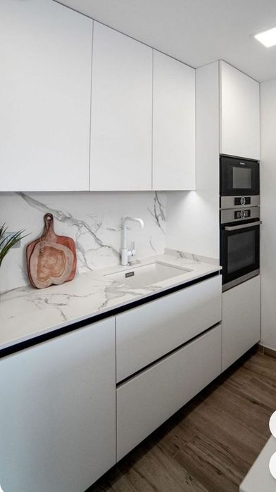 Столешница из искусственного камня  и корпусная мебель,кухни