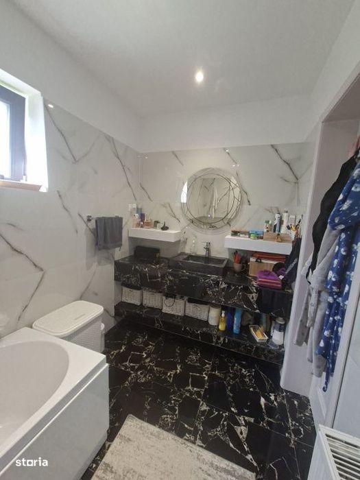 Casa 4 camere, 200 mp, teren 8 ari, zona Lunci