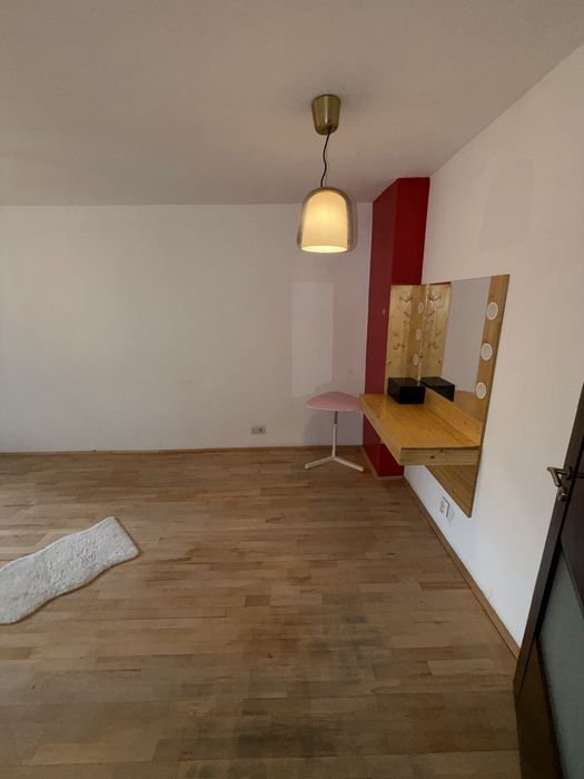 Apartamentv4 camere vanzare