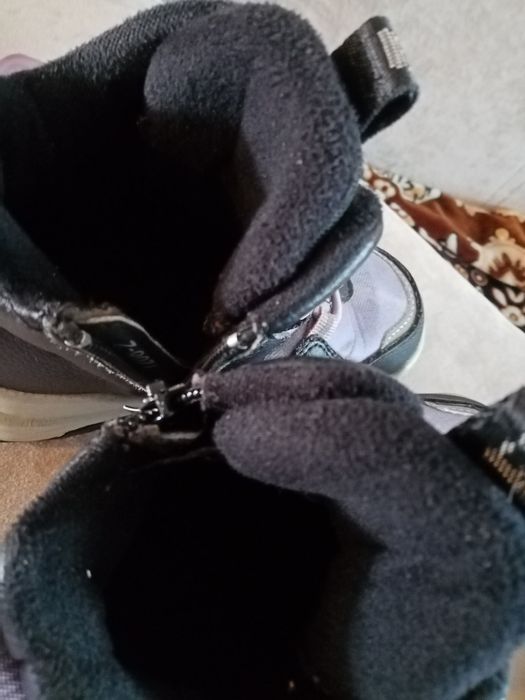 Ботинки на флисе 28р,24р