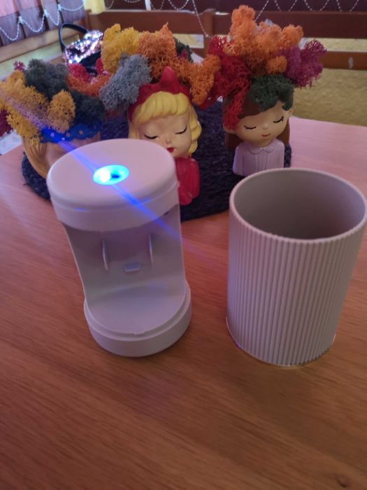 Домакински принадлежности-чинии, Коледни чаши,яйцерезачка,закачалки