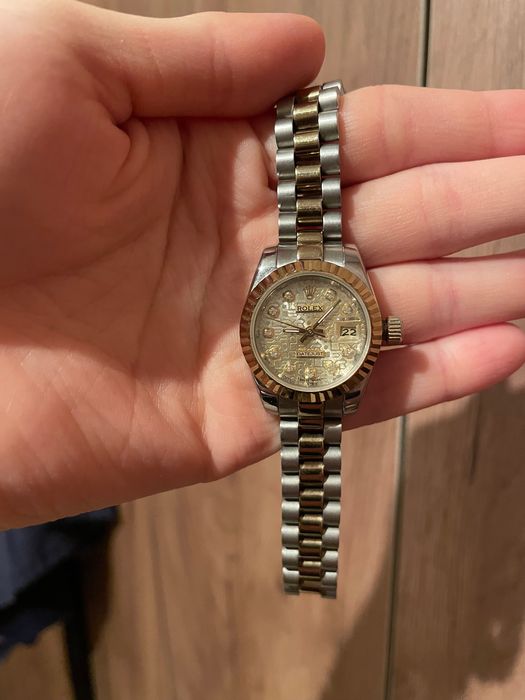 Женские наручные часы