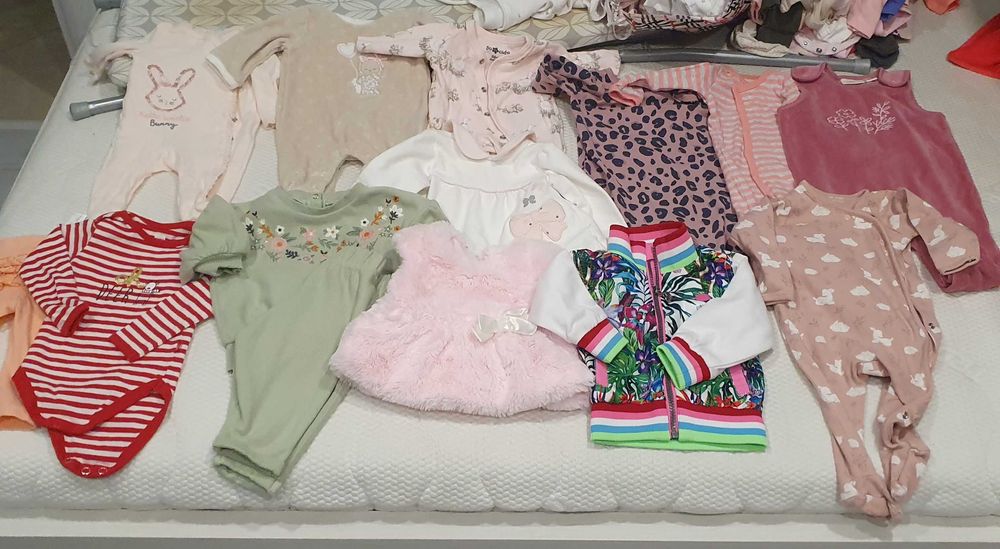 Дрехи  като нови за 3_ 6 месеца