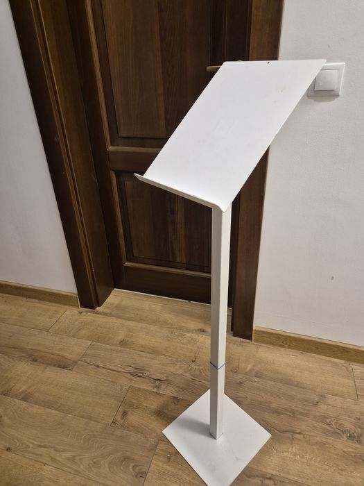 Sevalet Suport Alb invitati  pictura
Alb
Din fier
Folosit
Pentru pictu