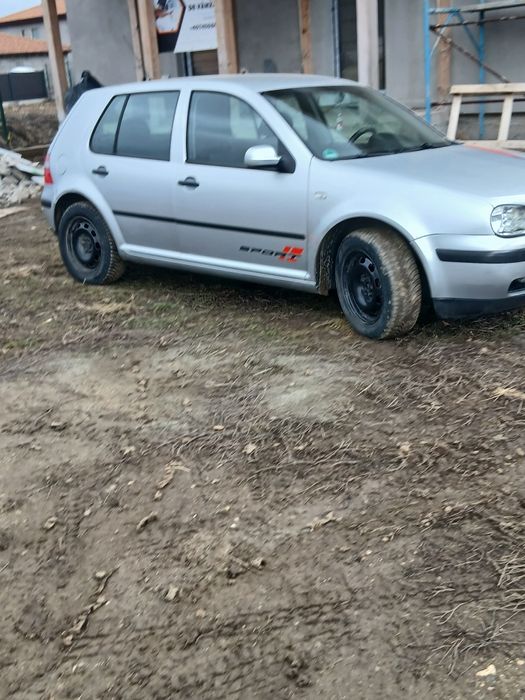 Vand Golf 4  16 benzina