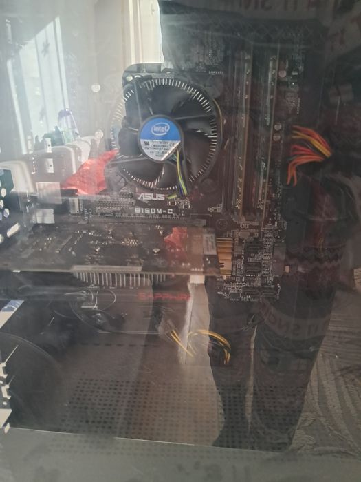 Pc gaming in stare buna+tastatura+casti