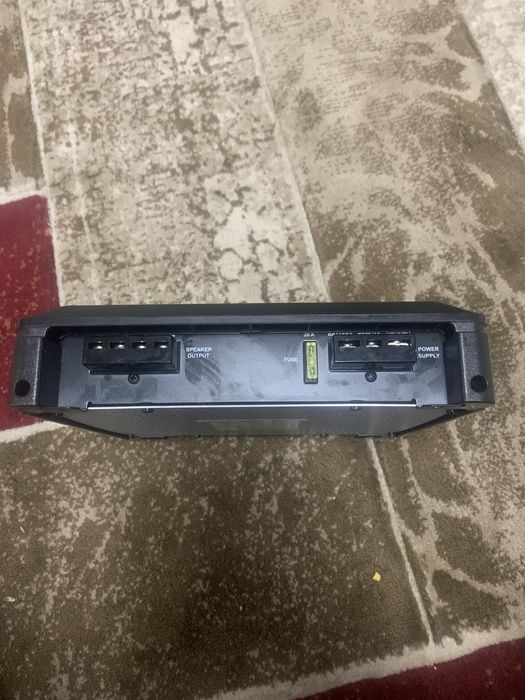 Amplificator auto Alpine BBX-T600 – ca nou, 2 canale, 300W