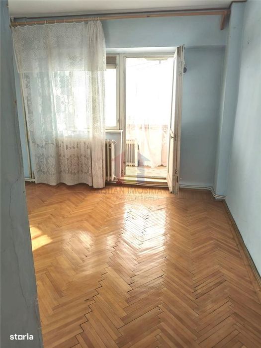 83 MP ! 3 camere, decomandat, , etaj intermediar in bloc cu lift, Tine