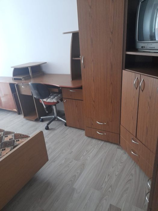 Inchiriez apartament cu 3 camere