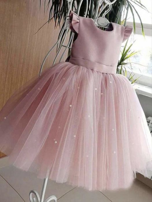 Прекрасна официална рокля с тюл и перли 92 размер