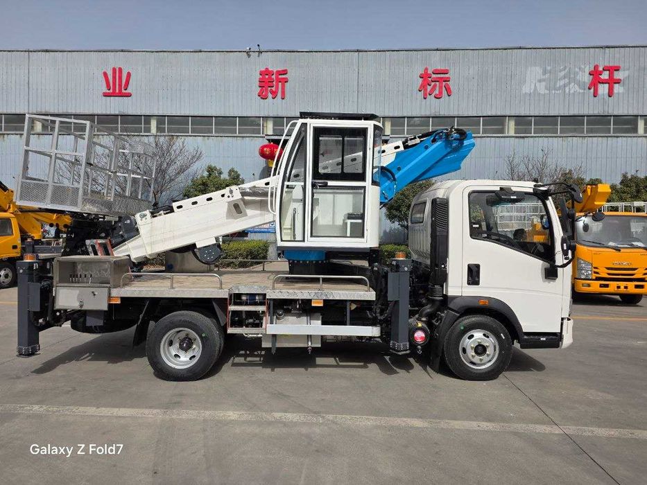 Avtovishka Avtokran HOWO 31 metr