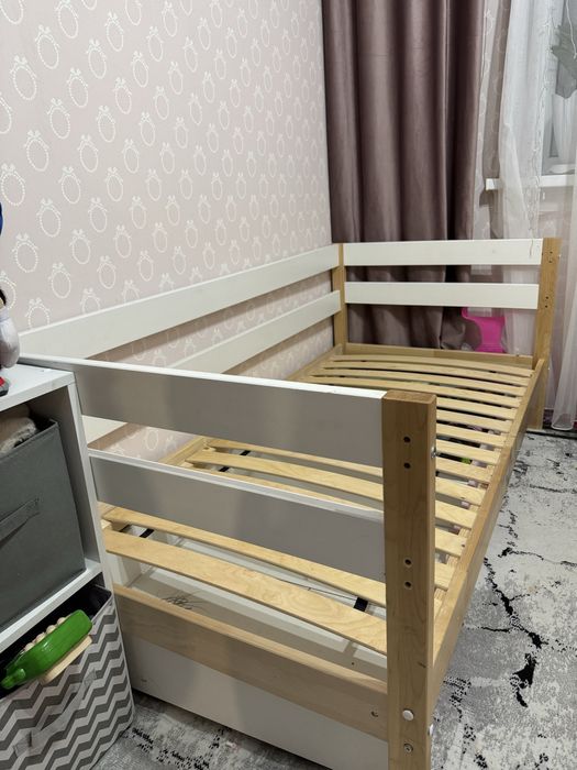 Кровать детская с ящиками