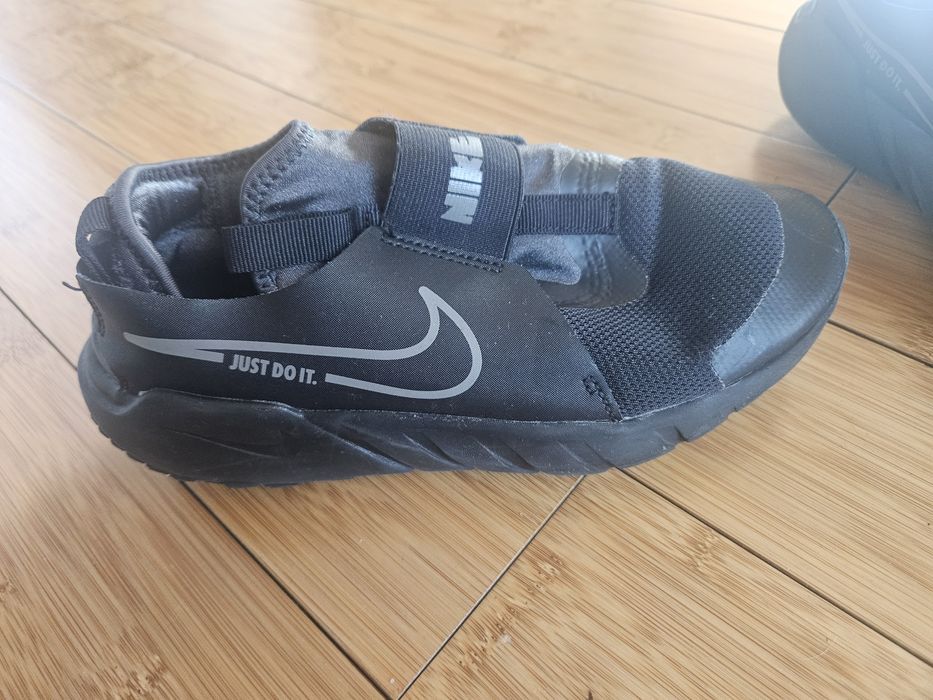 Маратонки Nike 37,5
