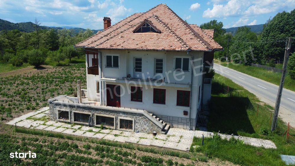 Casă de vânzare în comuna Șuici, județ Argeș.
