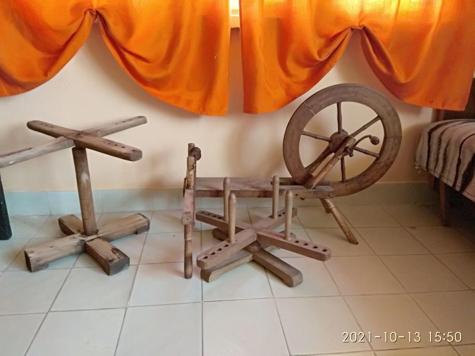 Автентичен чекрък за предене на вълна