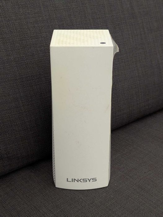 Router wireless Linksys Velop de tip Mesh si Sophos AP-55C