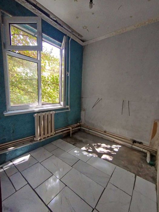Продается 1в2/2/4 Массив Феруза Ор-р Согдиана Балкон 1,5х3 Без ремонта