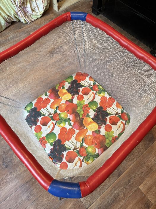 Манеж и кресло для кормление