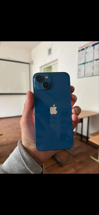 Продам Iphone 13