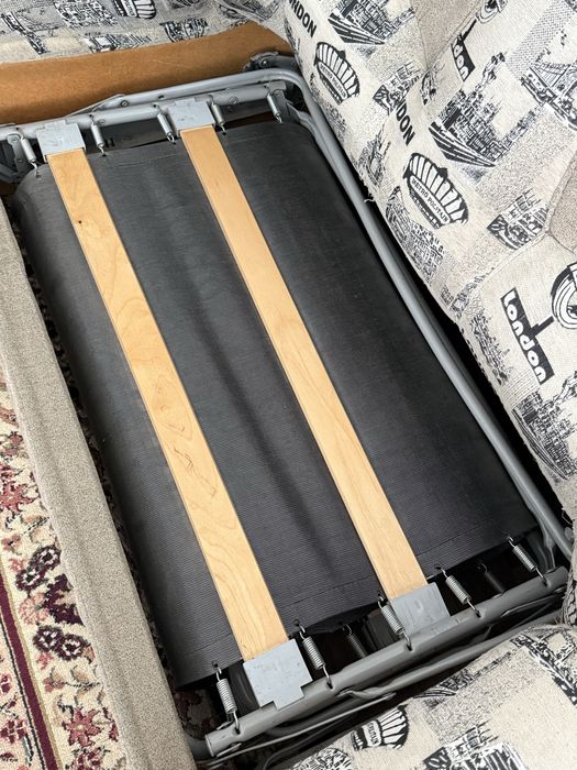 Диван б/у после хим чистки раскладной