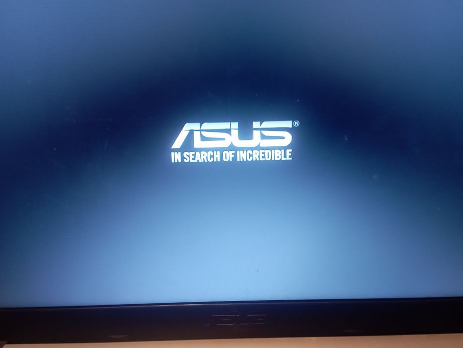 Ноут бук (переносной компьютер)