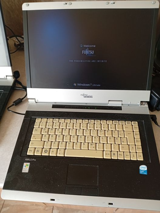 Laptop Fujitsu Siemens Amilo pro V3515V3515