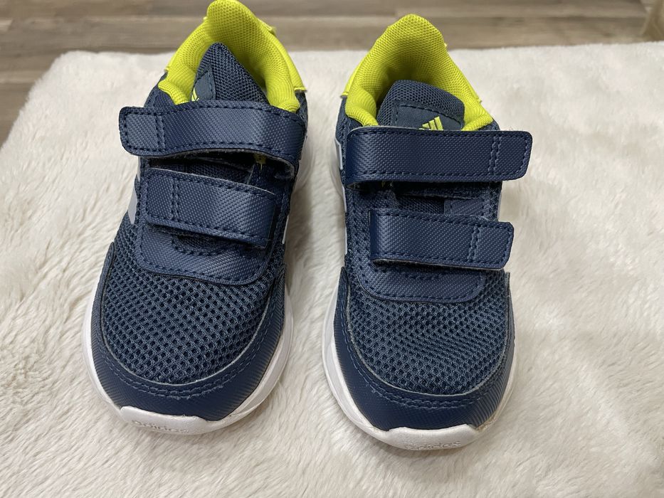 Маратонки adidas unisex