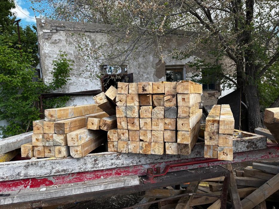 Продам брусы в нормальном состоянии