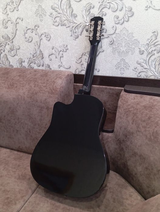 Продам гитару 37 000