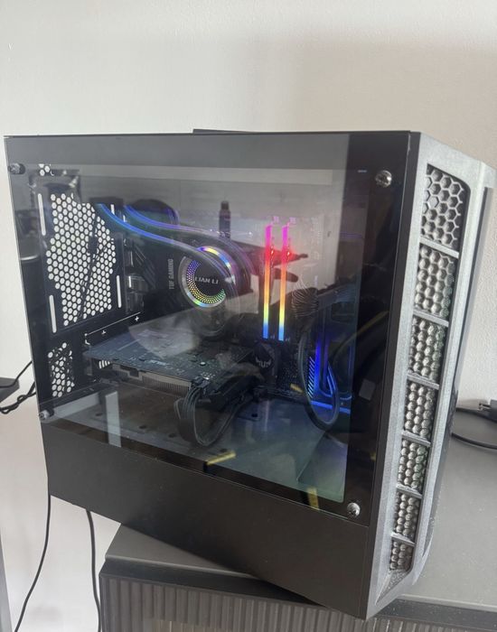 PC Gaming Ryzen 9 5900X / 16GB / GTX 1650 / Lian Li AIO + Monitor LG