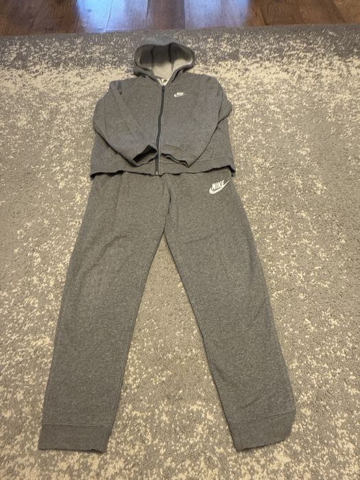 Vand trening complet Nike gri de baieti