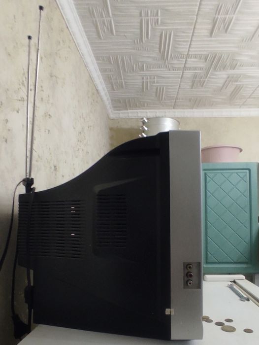 Продам телевизор