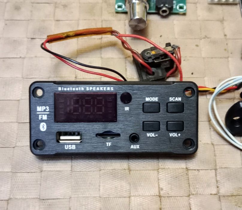 Vând echipamente Bluetooth Audio