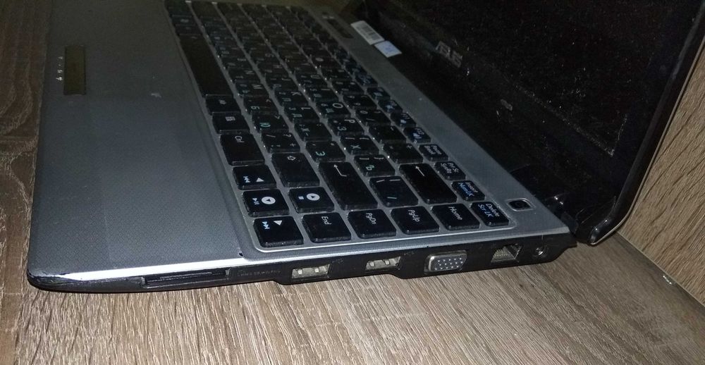 Продам нетбук Asus